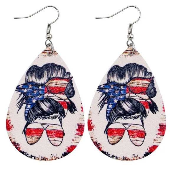 4th of July Earrings - Picture 1 of 1